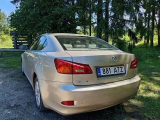 Lexus IS 220 2.2 130kW