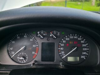 Volkswagen Passat Comfortline 1.8 R4 20V 92kW