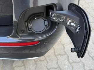 Mercedes-Benz E 300 AMG 4 MATIC NIGHT PACKET 2.0 143кВ