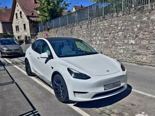Tesla Model Y Long Range Dual AWD 378kW