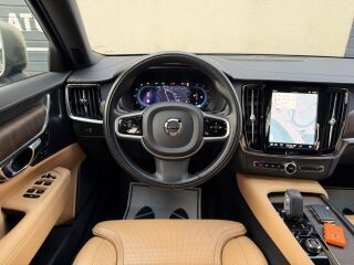 Volvo V90 Cross Country Intelli Safe Pro AWD Luxury MY22 2.0 B5 KERS MILD Kerghübriid 183kW