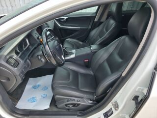 Volvo V60 Summum Ice White 2.0 D4 133kW