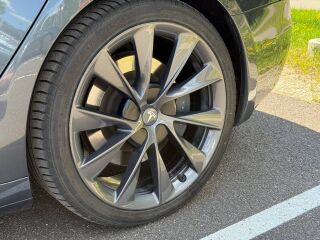 Tesla Model S Dual Motor AWD 386кВ 177kW