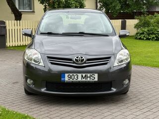 Toyota Auris Linea Sol 1.6 97кВ