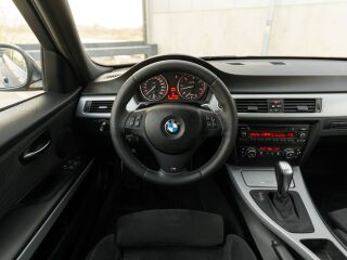 BMW 330 M-pakett 3.0 180кВ