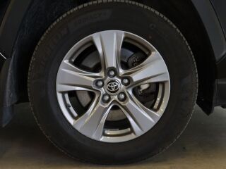 Toyota RAV4 Luxury Comfort Pakett 131kW