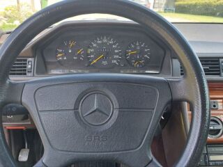 Mercedes-Benz E 300 3.0 83kW