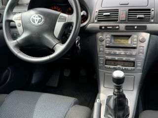 Toyota Avensis LINEA SOL 2.2 D-4D D-CAT