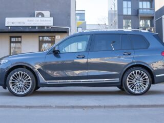 BMW X7 Individual XDrive30D Design Pure Excellence 3.0 195kW