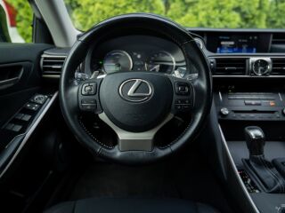 Lexus IS 300h 2.5 133кВ