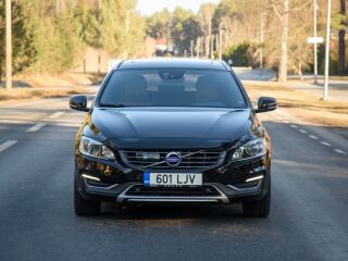 Volvo V60 SUMMUM POLESTAR AWD TWIN ENGINE PLUG IN HYBRID 2.4 D6 POLESTAR 162kW