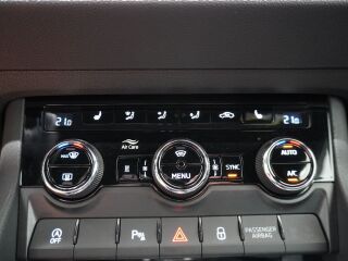 Skoda Karoq SPORTLINE 4X4 2.0 TSI 140кВ