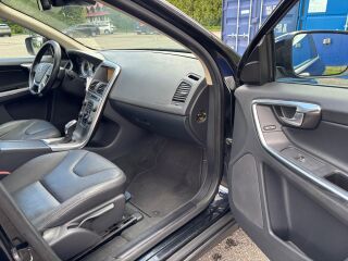 Volvo XC60 Momentum 2.0 R5 D3 100кВ