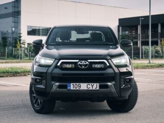 Toyota Hilux 2.8 150кВ