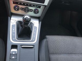 Volkswagen Passat 1.5 110кВ