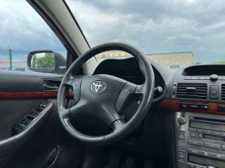Toyota Avensis 2.0 R4 108kW