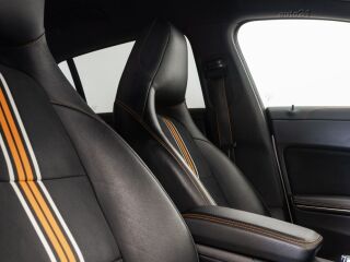 Mercedes-Benz CLA 200 AMG Orange Art 1.6 115kW