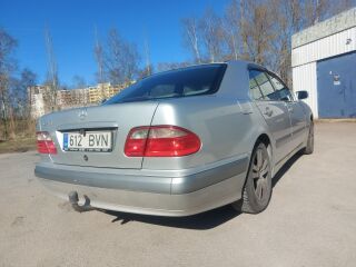 Mercedes-Benz E 240 2.6 125kW