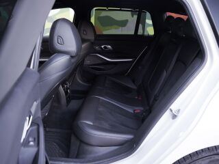 BMW 330 e M-Sport xDrive H/K 2.0 215kW