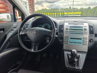 Toyota Corolla Verso 2.2 100kW