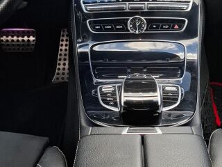 Mercedes-Benz E 220 2.0 143kW