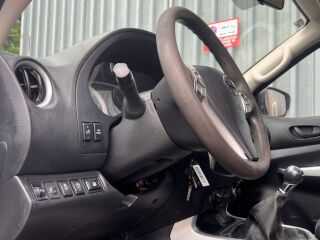 Nissan Navara N1 NP300 2.3 120kW