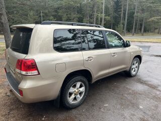Toyota Land Cruiser 200 V8 4.5 195kW