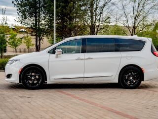 Chrysler Pacifica Limited 3.6 214kW
