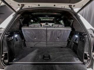BMW X7 Individual-Sky lounge-M Paket 3.0 250kW