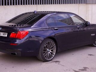 BMW 750 iL M-Pack xDrive 4.4 V8 N63B44 300kW