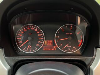 BMW 330 3.0 R6 170kW