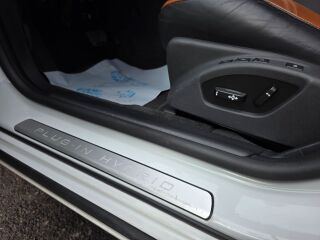 Volvo V60 Summum AWD Plug-In Hybrid Ice White 2.4 D5 158kW