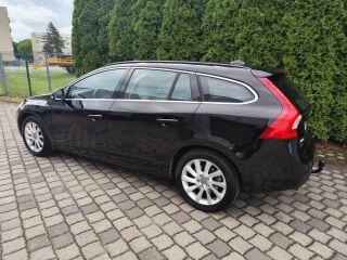 Volvo V60 MOMENTUM 1.6 R4 D2 84кВ