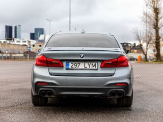 BMW M550 i xDrive M-Performance 4.4 V8 375кВ