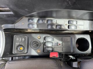 JCB JS130 LC + T4F 444 TA4-81E E1C 81kW