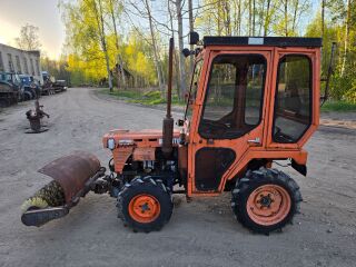 Minitraktor KUBOTA B7100 4WD