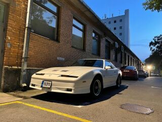 Pontiac Firebird Trans AM GTA 5.7 179kW