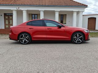 Volvo S60 R design AWD 2.0 R4 184kW