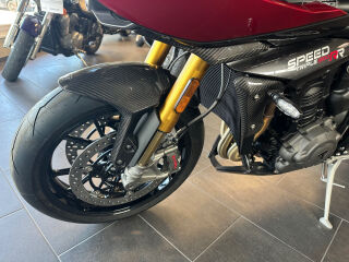 Triumph Speed Triple R 1200 RR R3 132kW