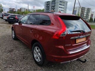 Volvo XC60 R-DESIGN LINE AWD 2.4 D5 140kW