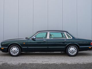Jaguar XJ Daimler Long 4.0 V8 209кВ