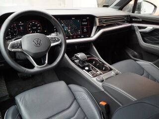 Volkswagen Touareg Elegance 4-Motion 3.0 170кВ
