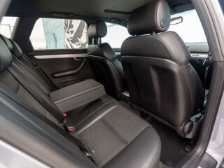 Audi A4 S line 3.2 V6 188kW
