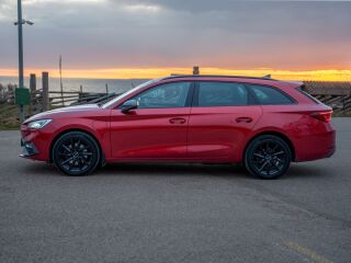 SEAT Leon Plug In Hybrid FR-Package Desire Red 150kW