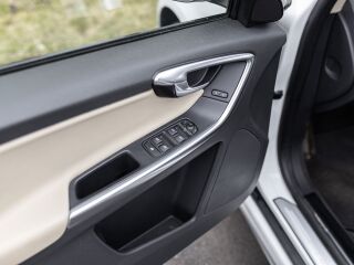 Volvo XC60 R-Design Finish Facelift 2.0 120kW