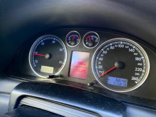 Volkswagen Passat Highline 1.9 R4 TDI 96кВ