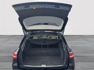 Mercedes-Benz E 300 de 4Matic AMG Night pakett 2.0 143kW