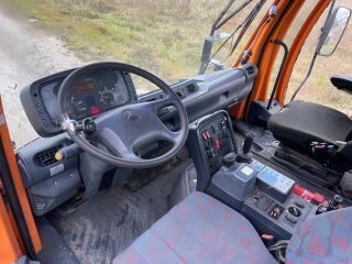 Mercedes-Benz Unimog U400 130кВ