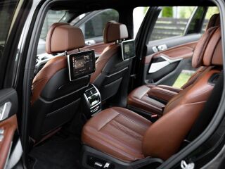 BMW X7 M-Sportpakett Individual B&W Shadowline 3.0 195kW