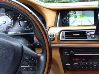 BMW 750 Individual xDrive long 4.4 330kW